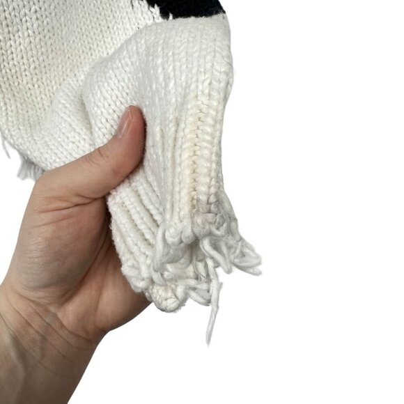 WILDFOX Heart Sweater Sz Small White Black V Neck Oversized Fringe Raw Hem Knit - Picture 10 of 13